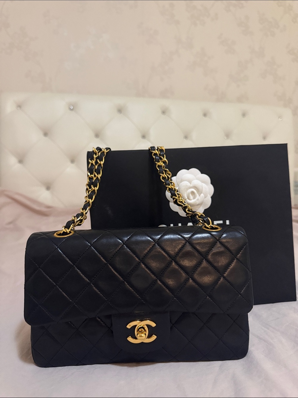 CHANEL Black Quilted Leather Shoulder Bag with Gold Chain